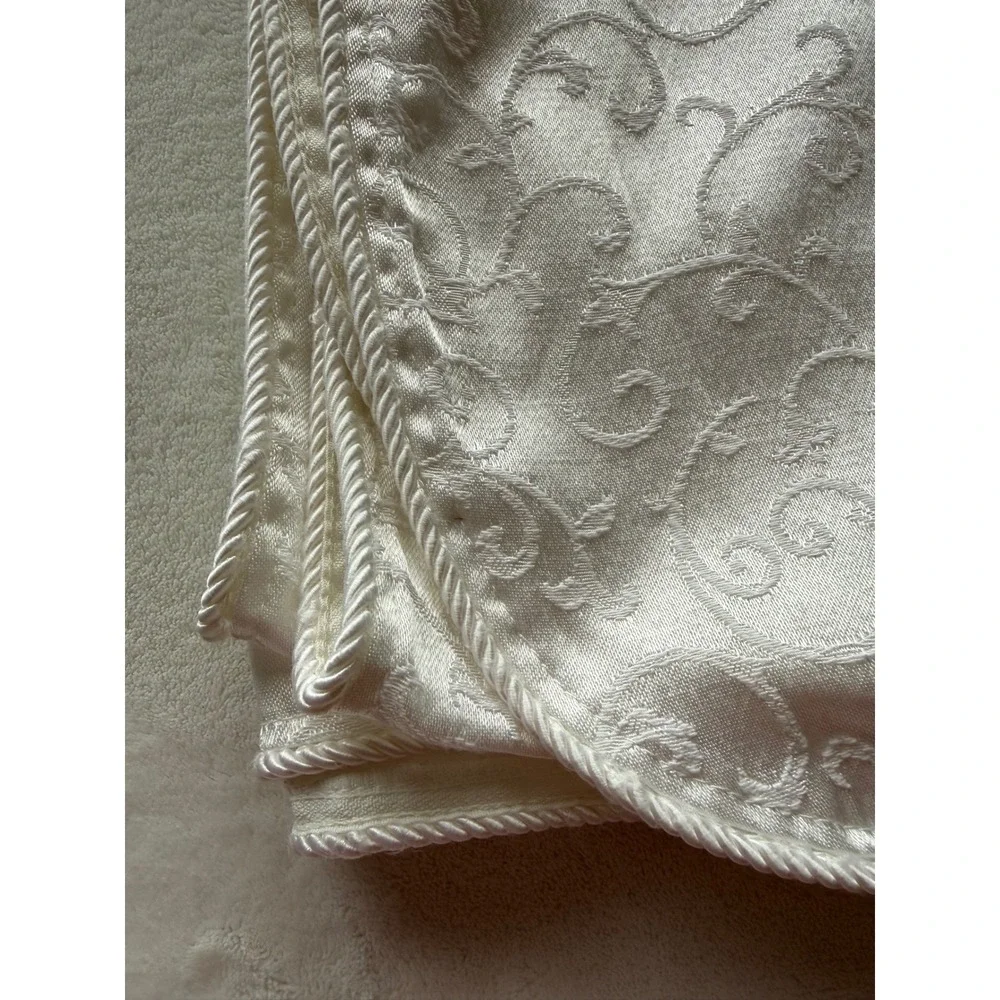 Lenox Bright White Damask‎ Large Rectangle Tablecloth Rope Hem 116
